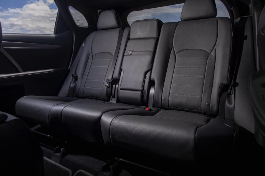 Интерьер Lexus RX350 F-Sport 2019 года  (NA) (фото 34 из 38)